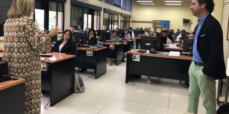 La Sindicatura de Cuentas reanuda en Avilés su proyecto para acercar la labor que realiza a la comunidad educativa