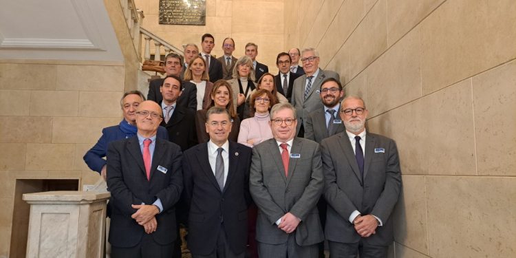 La Comisión de Coordinación de los OCEX y el Tribunal de Cuentas acuerdan una fiscalización sobre las medidas de ahorro y eficiencia energética en el ámbito local