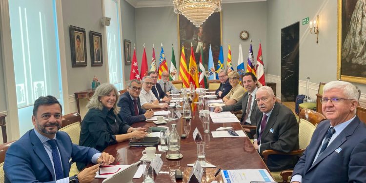 Asistentes a la reunión de la Conferencia de presidentes y presidentas de Asocex celebrada en Madrid