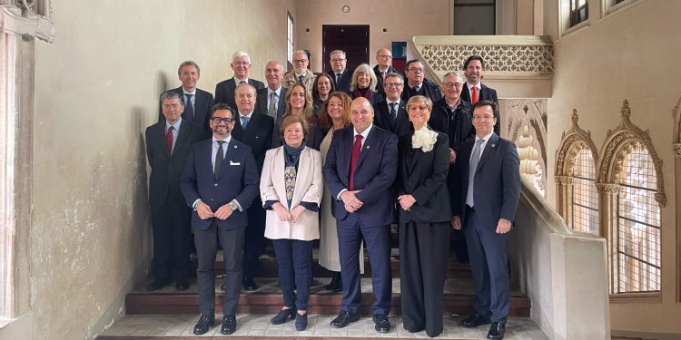 Asistentes a la celebración del I Día de la Cámara de Cuentas de Aragón, celebrado en Zaragoza.