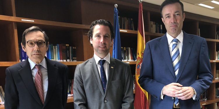 Manuel Fueyo Bros, Roberto Fernández Llera y Eduardo Rodríguez Enríquez.