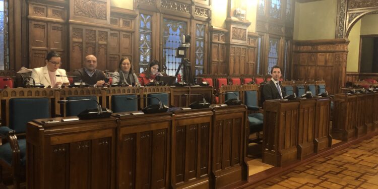 Roberto Fernández Llera durante la comparecencia en la Junta General del Principado de Asturias.