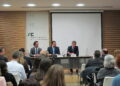Roberto Fernández Llera, Adrián Barbón y Pablo Baquero durante la clausura de las II Jornadas de contratación de la Sindicatura de Cuentas y el Consejo Consultivo.