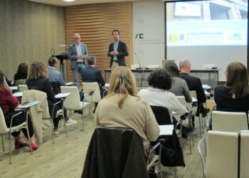 Miguel Presno Linera durante su charla en las jornadas "Inteligencia artificial, entorno jurídico y gobierno del dato", celebradas en la Sindicatura de Cuentas.