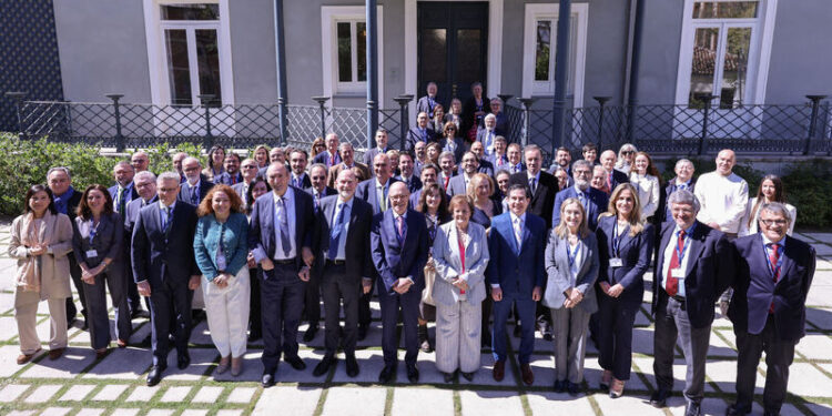 Asistentes al Encuentro de Alto Nivel sobre Control Externo e Independencia, celebrado en Madrid.